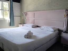 Pastora Suites & Hostel
