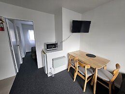88 Wallace Court Motel