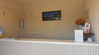 88 Wallace Court Motel