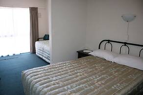 88 Wallace Court Motel