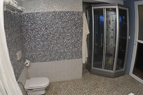 Royal Penguin Boutique Hotel & Spa
