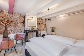 Will & Tate City Stay