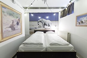 Will & Tate City Stay