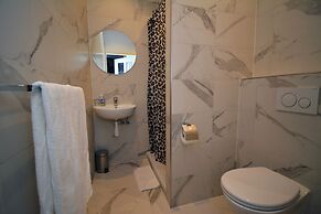 Will & Tate City Stay