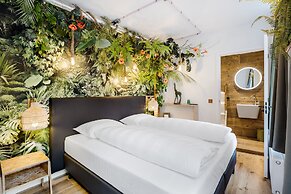 Will & Tate City Stay