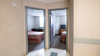 Residence & Conference Centre - Barrie