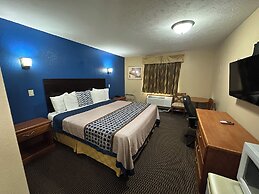 Eco-Lux Inn