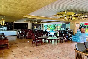 Aiyaree Place Hotel