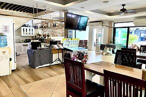 Aiyaree Place Hotel