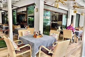 Aiyaree Place Hotel