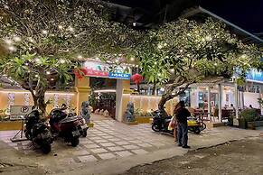 Aiyaree Place Hotel