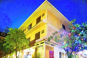 Aiyaree Place Hotel