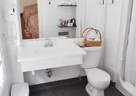 Madison Manor Boutique Hotel