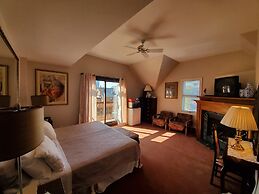 Madison Manor Boutique Hotel