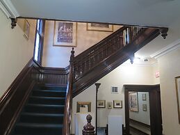 Madison Manor Boutique Hotel