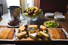 200 South Street Inn