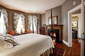 200 South Street Inn