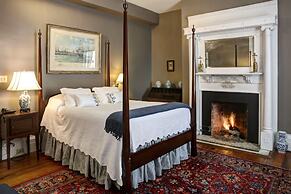 200 South Street Inn