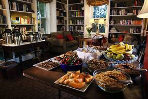 200 South Street Inn