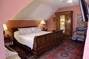 200 South Street Inn