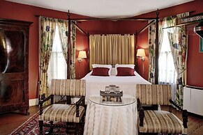 200 South Street Inn