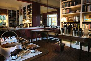 200 South Street Inn