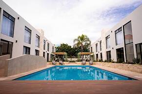 La Posada Hotel & Suites