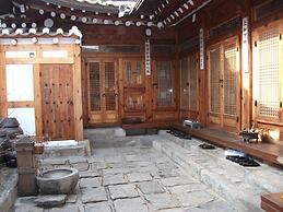Hyosunjae Hanok Guesthouse