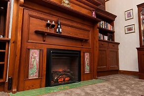 Motel Mayfair on Cavell