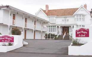 Motel Mayfair on Cavell