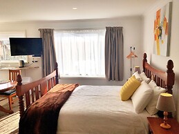 Motel Mayfair on Cavell