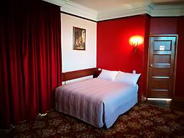 Motel Mayfair on Cavell