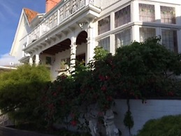 Motel Mayfair on Cavell