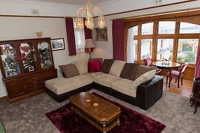 Motel Mayfair on Cavell