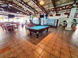 Fish Hook Marina & Lodge