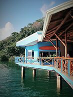 Fish Hook Marina & Lodge