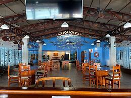 Fish Hook Marina & Lodge