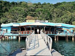 Fish Hook Marina & Lodge