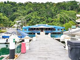 Fish Hook Marina & Lodge