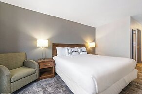 Home Inn and Suites Lloydminster