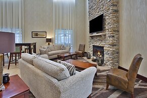 Holiday Inn Express & Suites Geneva Finger Lakes by IHG