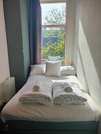 The Flying Pig Uptown Hostel