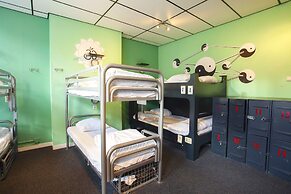 The Flying Pig Uptown Hostel