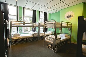 The Flying Pig Uptown Hostel