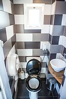 The Flying Pig Uptown Hostel