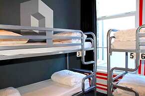 The Flying Pig Uptown Hostel