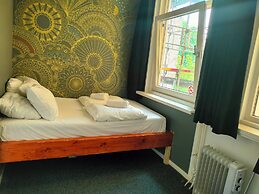 The Flying Pig Uptown Hostel