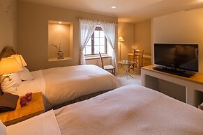 Poppy Springs Resort & Spa