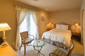 Poppy Springs Resort & Spa