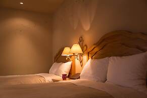 Poppy Springs Resort & Spa